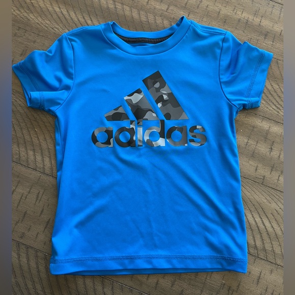 Adidas short sleeve shirt - Picture 1 of 3